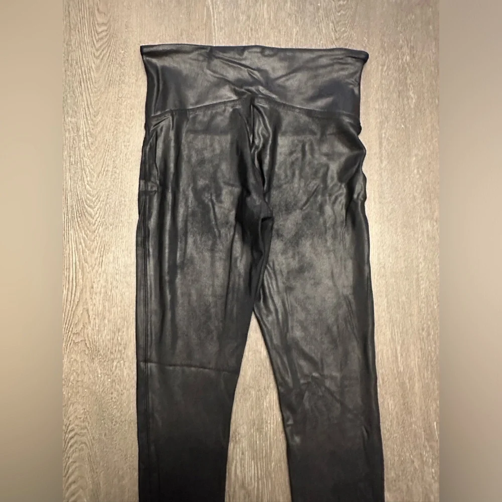 LIKE NEW SPANX BLACK FAUX LEATHER LEGGINGS - SKU:365 - Picture 6 of 6